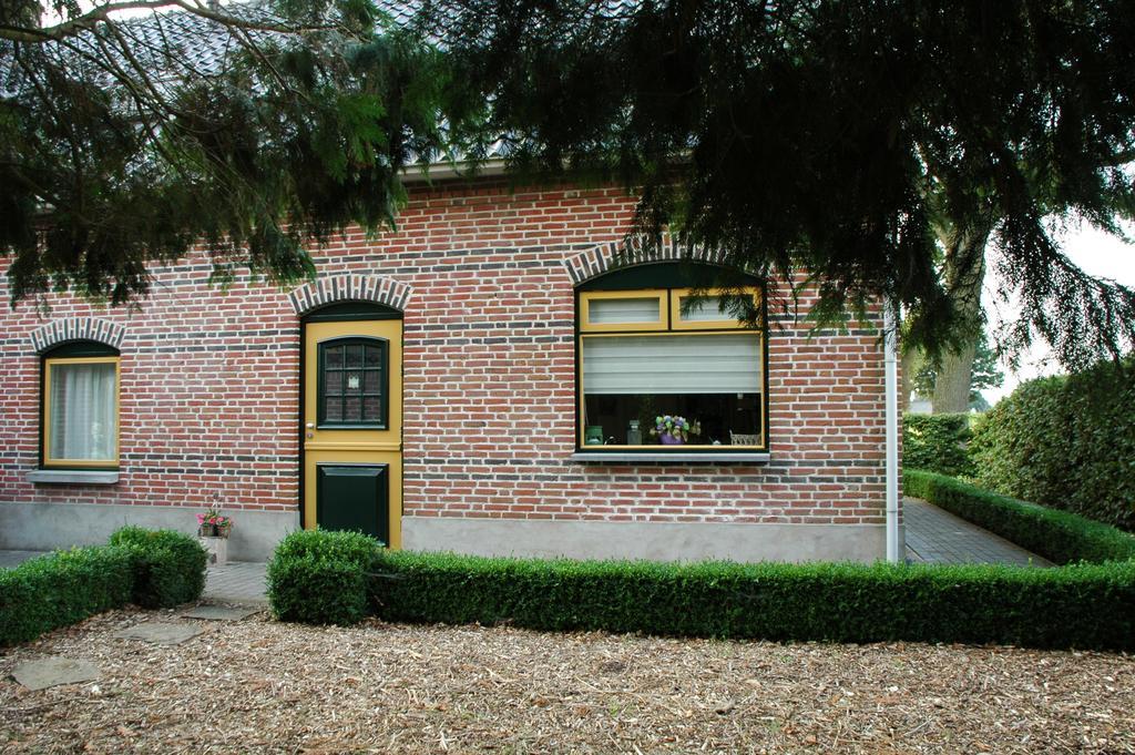 Bed and Breakfast Huize Ouwervelden Wouwsche Plantage Exterior foto