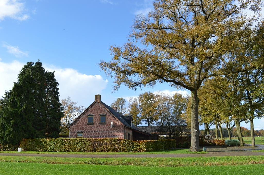 Bed and Breakfast Huize Ouwervelden Wouwsche Plantage Exterior foto